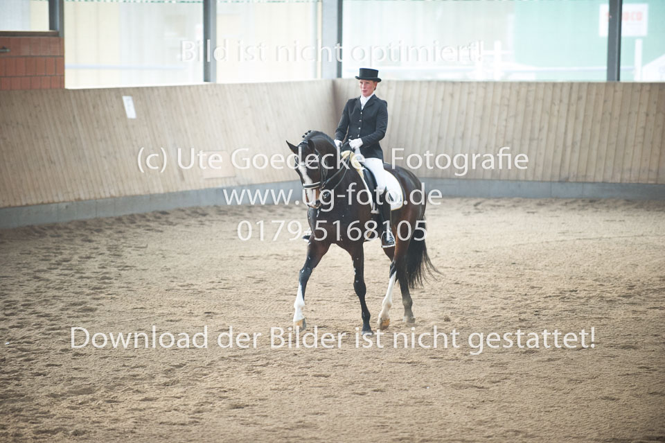 Wolf,-Friederike---Solo-Dancer-3-_2.jpg