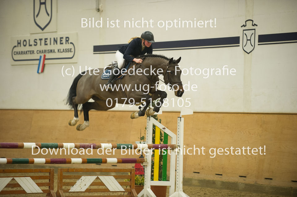 Hennings,-Alessa---Cimdor_2.jpg