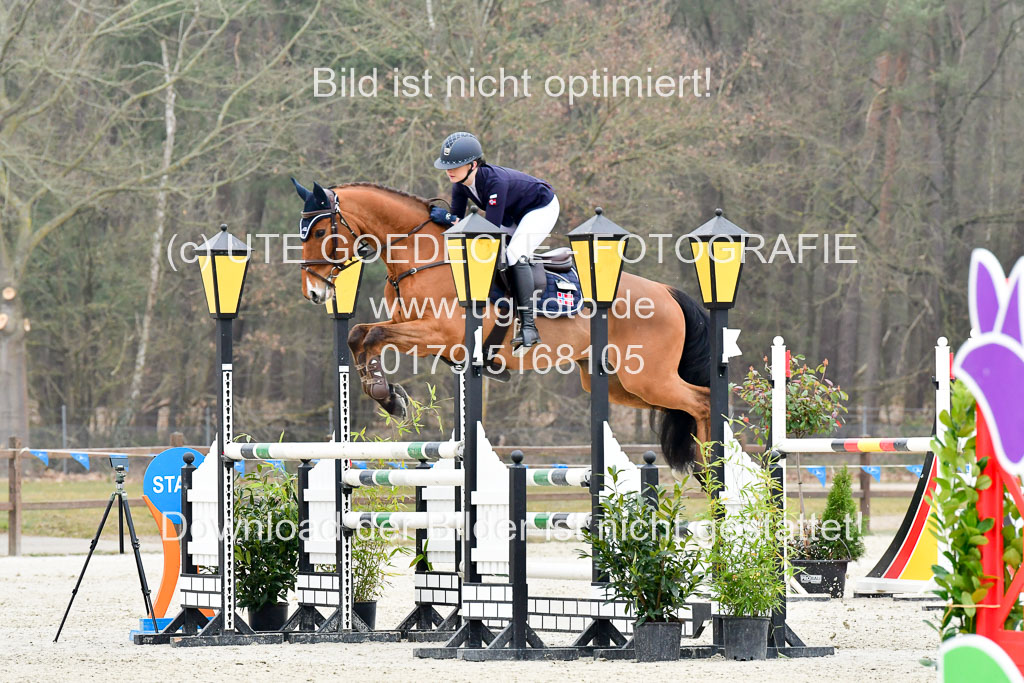 | Laumann, Emilie 270322_01 