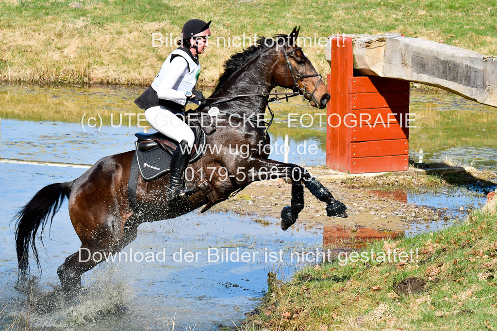  | Wewer, Jule  27u0322_17 