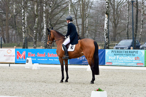  | Leube, Sophie 270322_01 