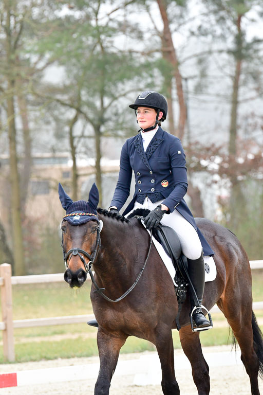  | Wewer, Jule  27u0322_05 