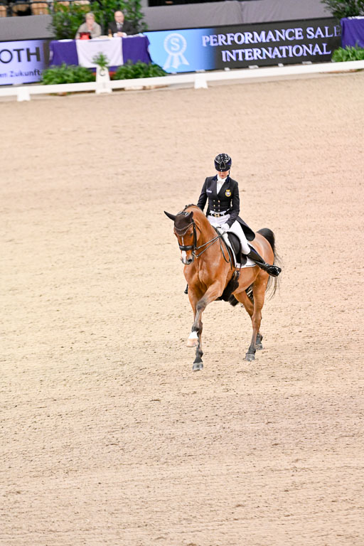  | Ramel, Antonia - Curiosity - HOLST_18 