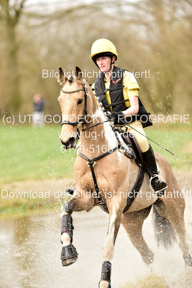 Rainstown-Queen---Berkholz,-Anna-Klara_07.jpg