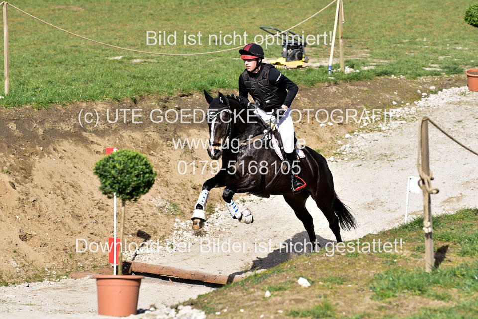 Freiin-CR---Lux,-Sven_6.jpg