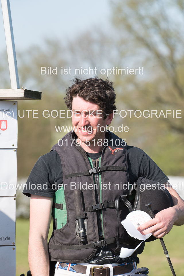 24042019--Springpferde-L_120.jpg