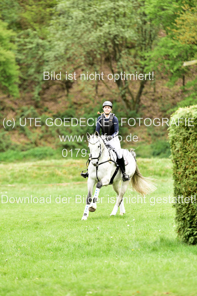 Stilgeländeritt-Kl-E-1-Abt-_390.jpg