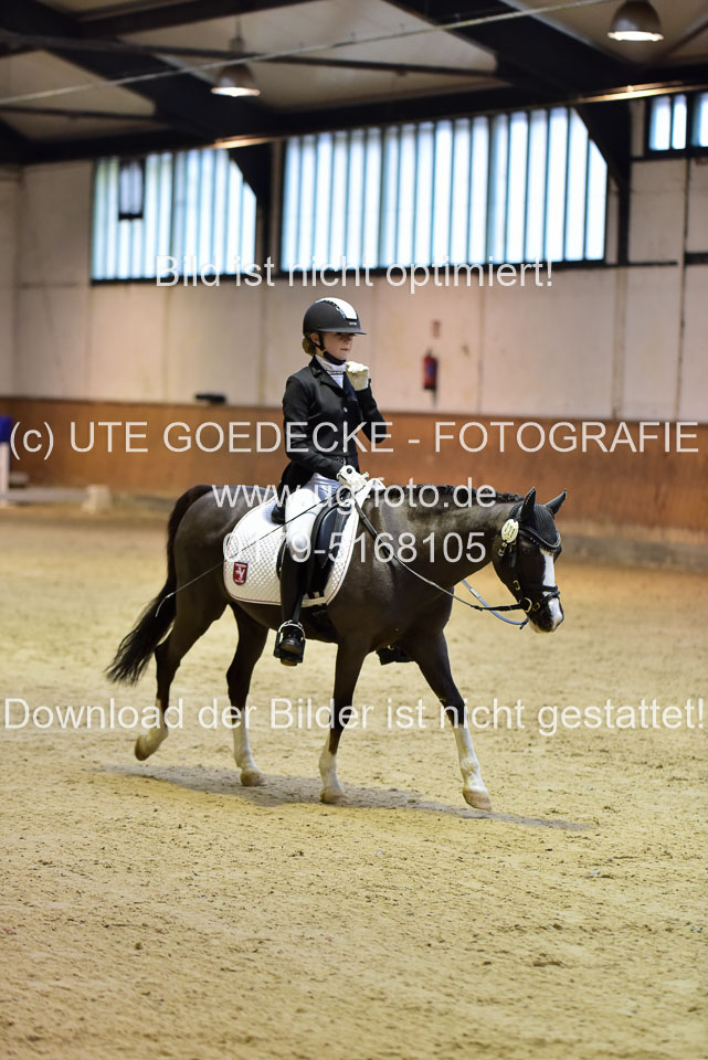 Finke,-Mia-Leni---Moelview-Charm-_4.jpg