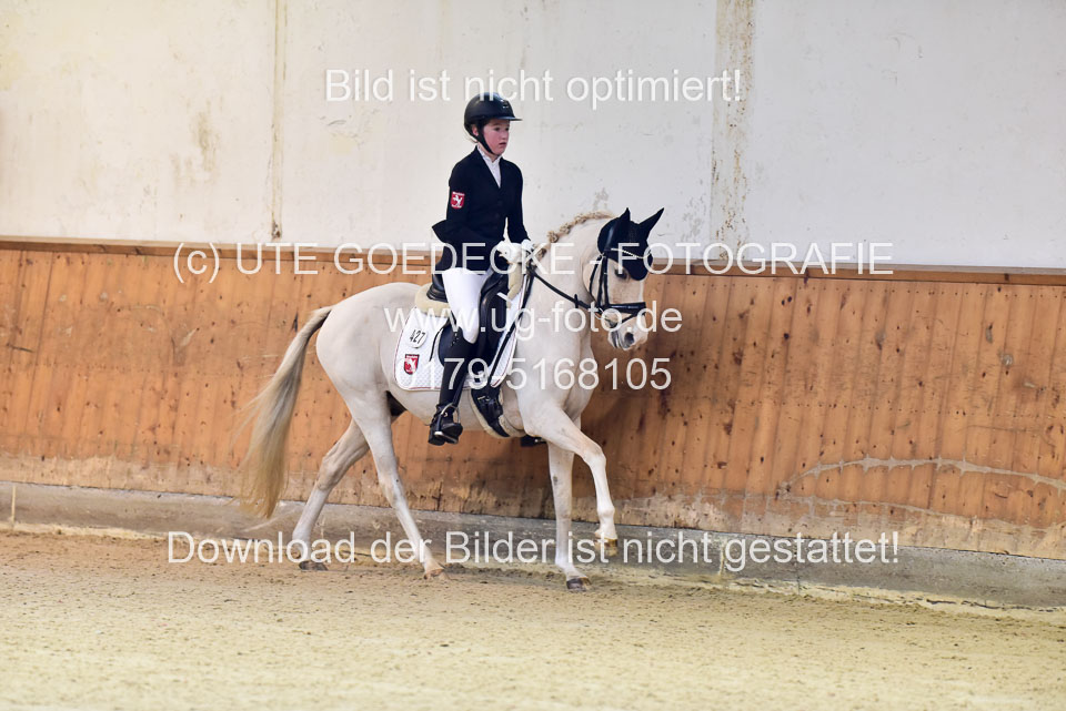 Gröning,-Ariane---Wilky-May_07.jpg