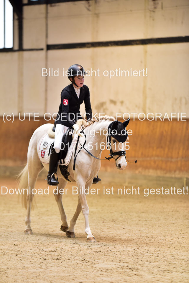 Gröning,-Ariane---Wilky-May_14.jpg