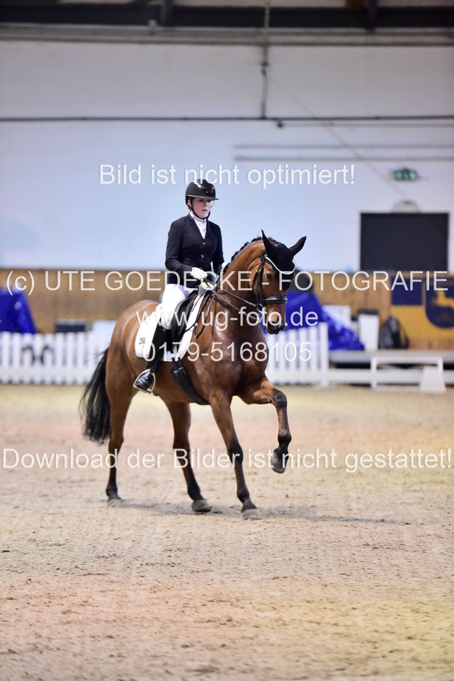 Weiß,-Stine---Harybo_09_1.jpg