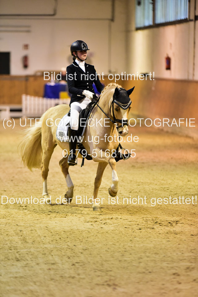 Heins,-Lena-Louise---Casino-Royal_10.jpg