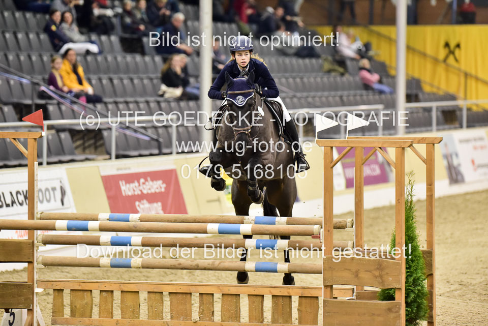 Schmülling,-Finja---Get-up-and-jump_2.jpg