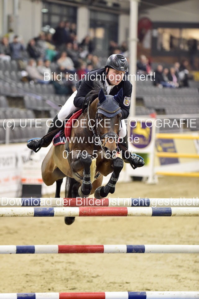 Maack,-Christoph---van-Helsings-Girl_3.jpg