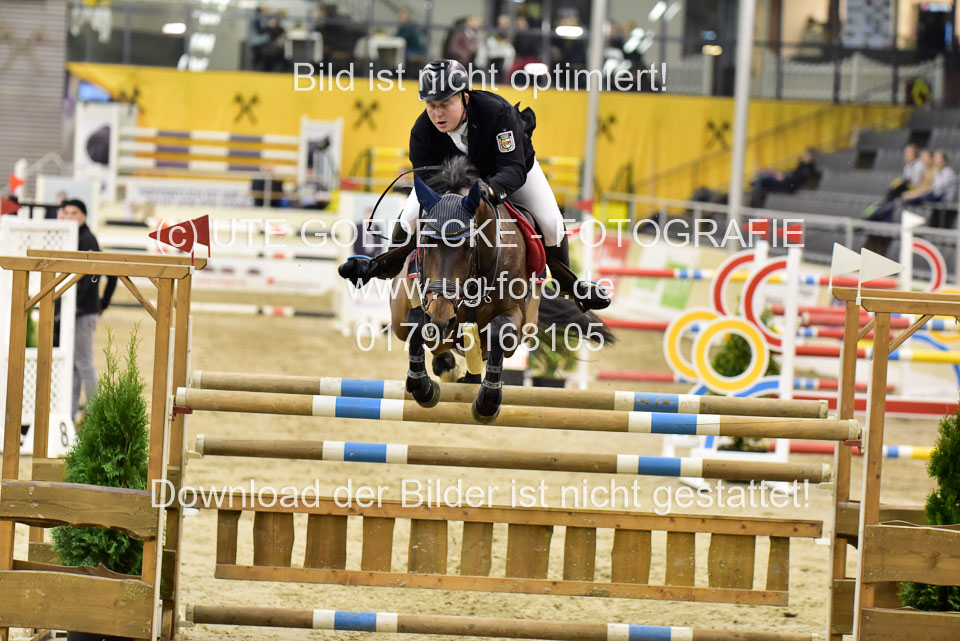 Maack,-Christoph---van-Helsings-Girl_5.jpg
