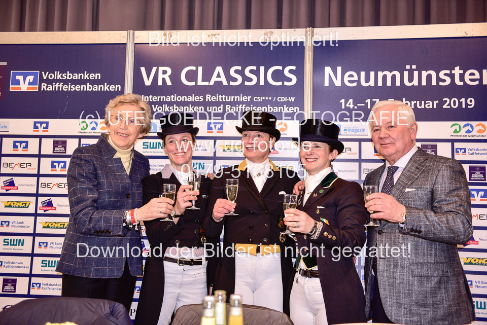 Pressekonferenz-Dressur.jpg