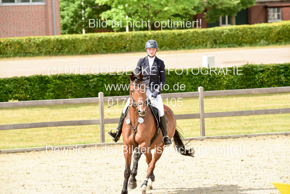 230520-Springen-Kl-L-bis-550-RLP_233.jpg