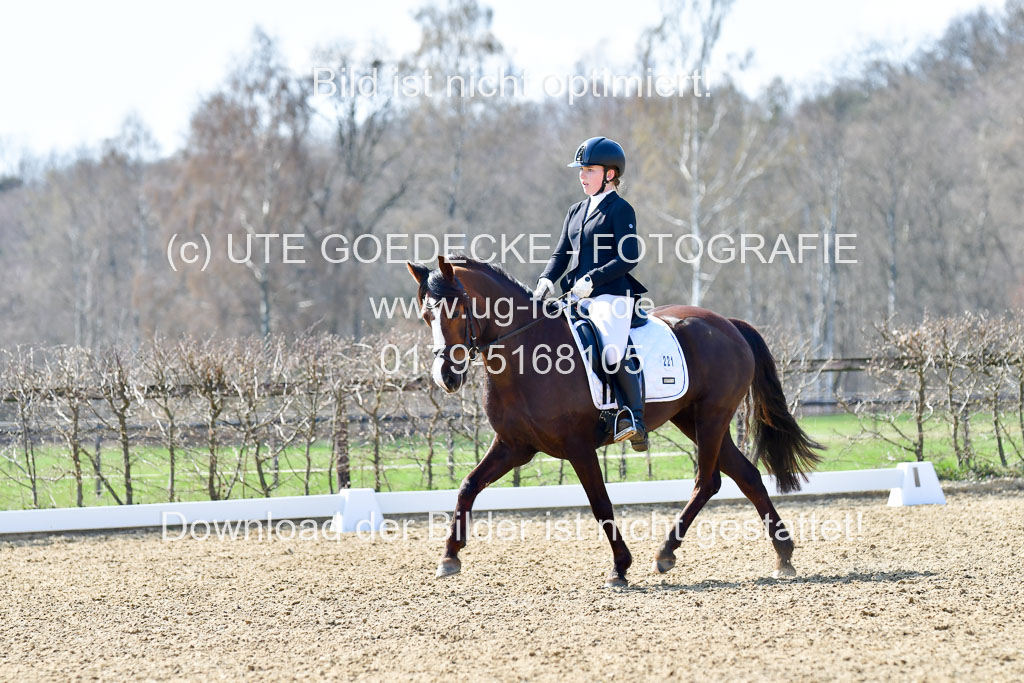 Reitsportzentrum Bremervörde | 160421Dressurpony A_107 