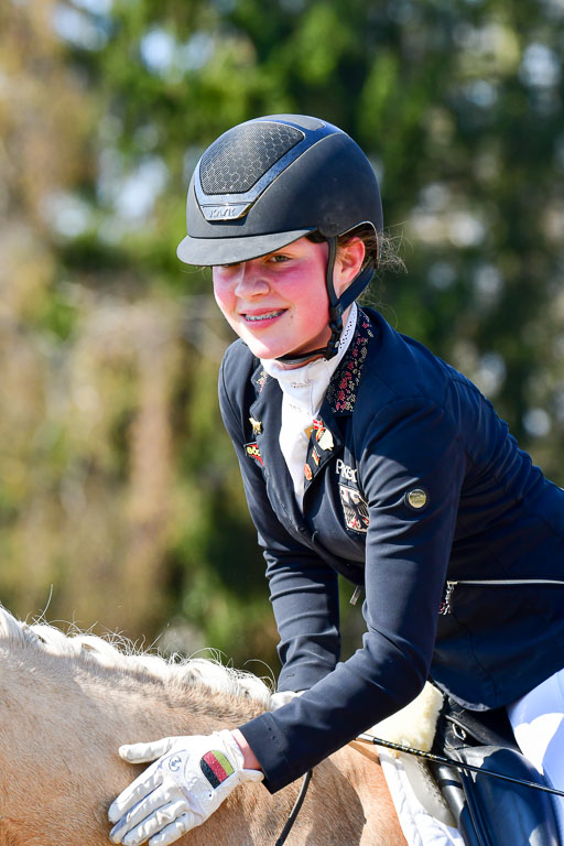 Reitsportzentrum Bremervörde | 160421Dressurpony A_016 