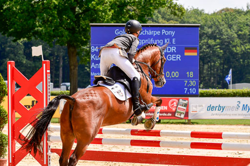 Goldene Schärpe 2021  in Münster Handorf | 04072021 - Springen 1 Abt_496 
