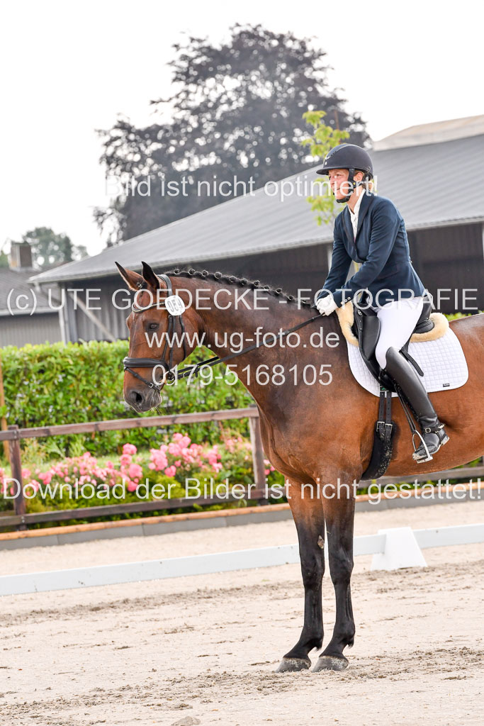 Klein Offenseth Dresur  1.8.2021 | 01082021 Dressur A2_21 