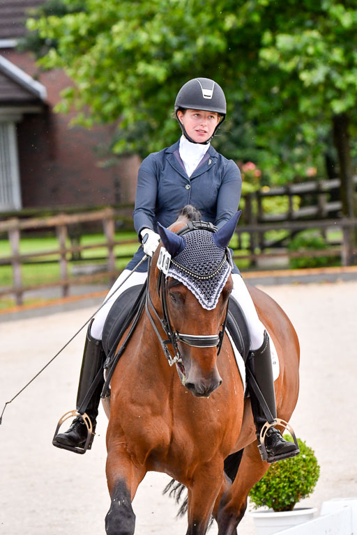 Klein Offenseth  Dressur  1.8.21 | 01082021 Dressur M+ +_021 