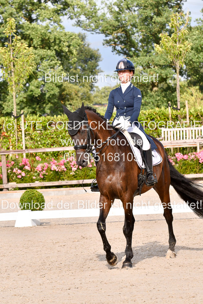 Klein Offenseth Dressur  1.8.2021 | 01082021 Dressur  KL S +_307 