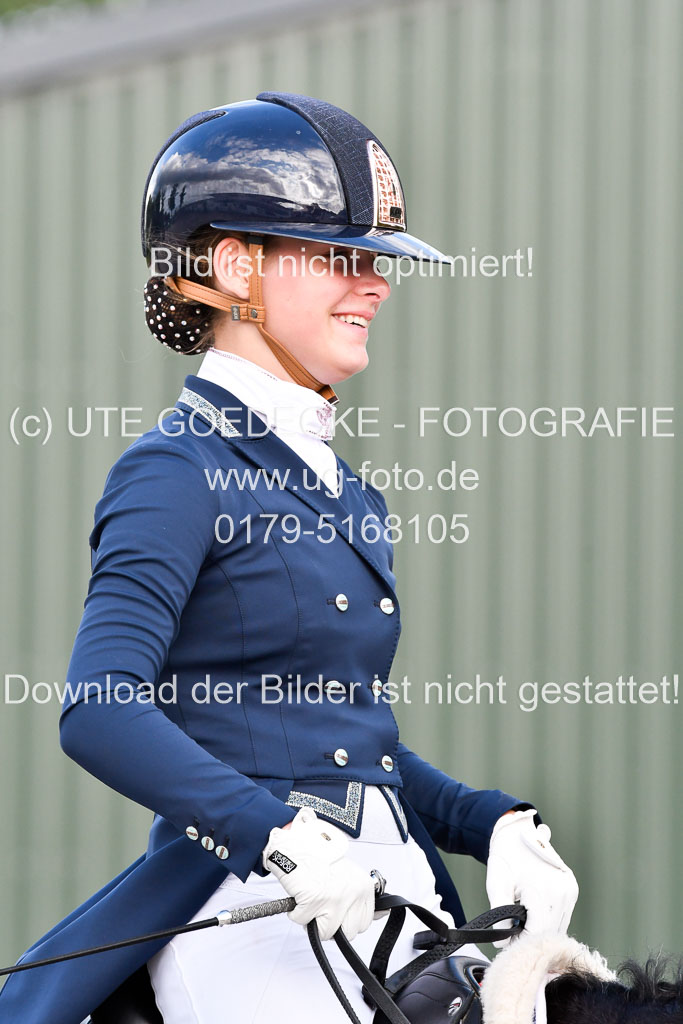 Klein Offenseth Dressur  1.8.2021 | 01082021 Dressur  KL S +_323 