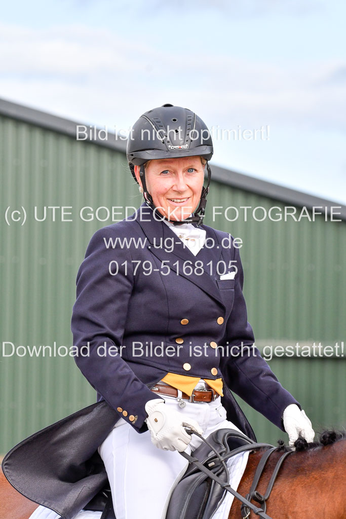 Klein Offenseth Dressur  1.8.2021 | 01082021 Dressur  KL S +_356 