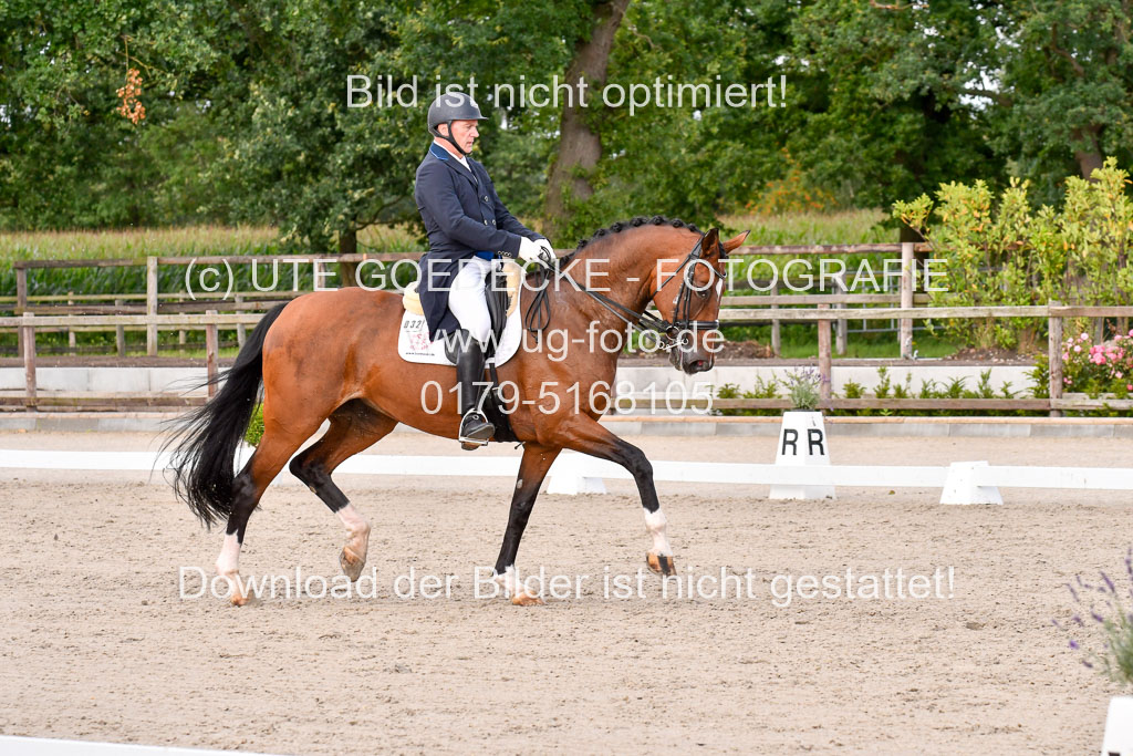 Klein Offenseth Dressur  1.8.2021 | 01082021 Dressur  KL S +_402 