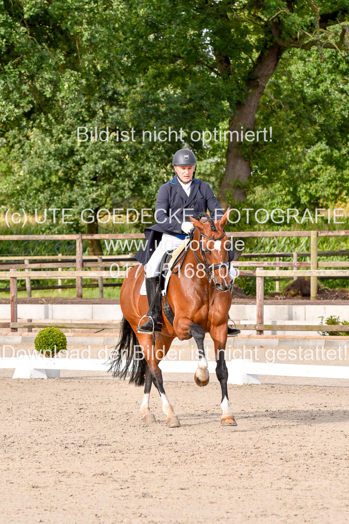 Klein Offenseth Dressur  1.8.2021 | 01082021 Dressur  KL S +_415 