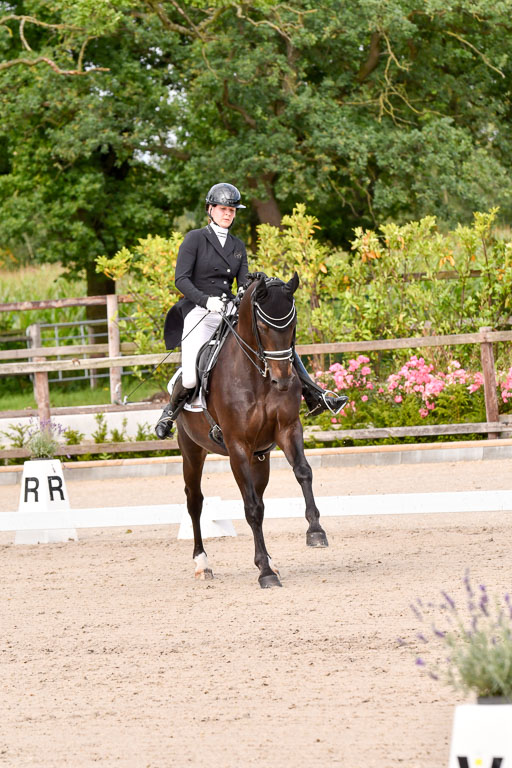 Klein Offenseth Dressur  1.8.2021 | 01082021 Dressur  KL S +_110 