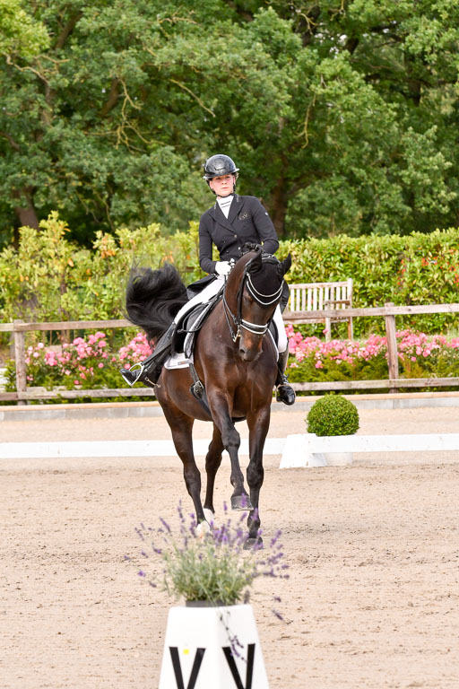 Klein Offenseth Dressur  1.8.2021 | 01082021 Dressur  KL S +_111 