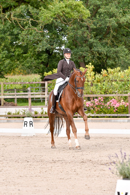 Klein Offenseth Dressur  1.8.2021 | 01082021 Dressur  KL S +_137 