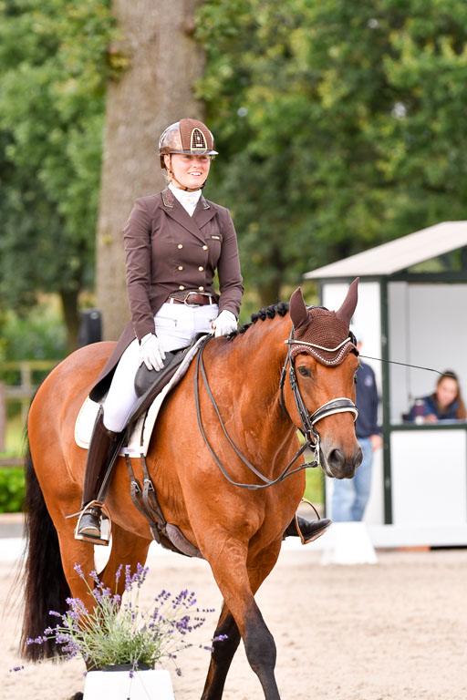 Klein Offenseth Dressur  1.8.2021 | 01082021 Dressur  KL S +_222 