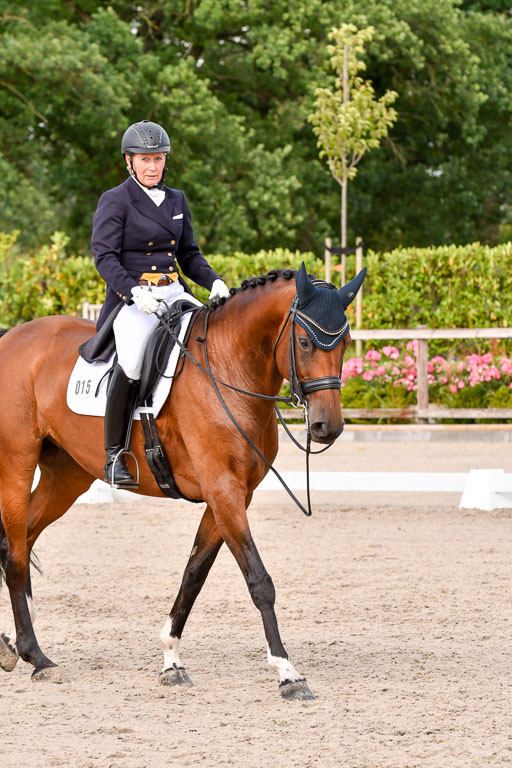 Klein Offenseth Dressur  1.8.2021 | 01082021 Dressur  KL S +_352 