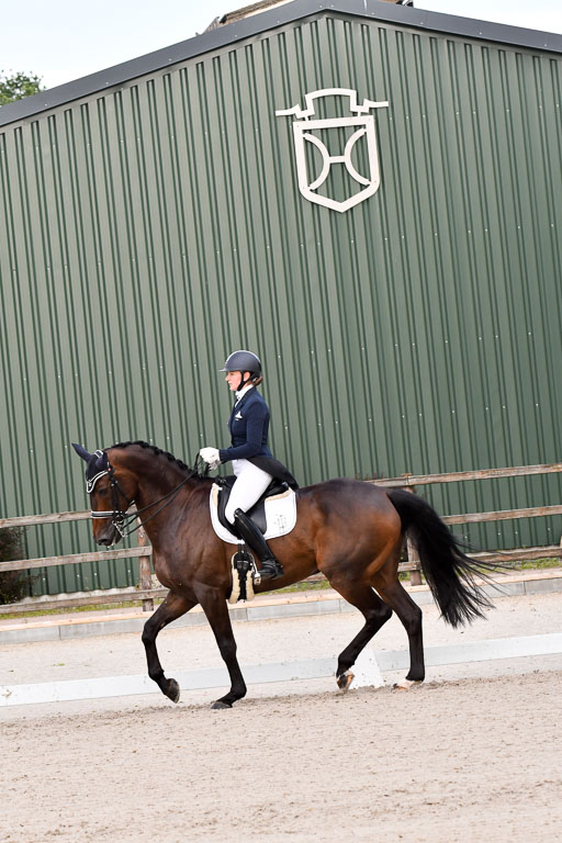 Klein Offenseth Dressur  1.8.2021 | 01082021 Dressur  KL S +_370 