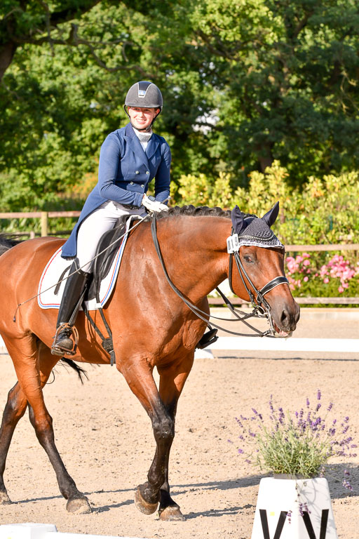 Klein Offenseth Dressur  1.8.2021 | 01082021 Dressur  KL S +_484 