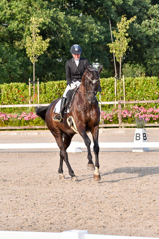 Klein Offenseth Dressur  1.8.2021 | 01082021 Dressur  KL S +_562 