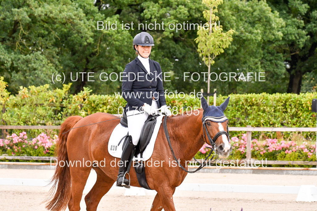 Klkein Offenseth 1.8.2021 | 01082021 Dressur M 2+ +_018 