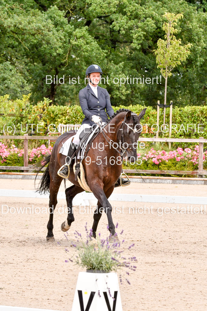 Klkein Offenseth 1.8.2021 | 01082021 Dressur M 2+ +_027 