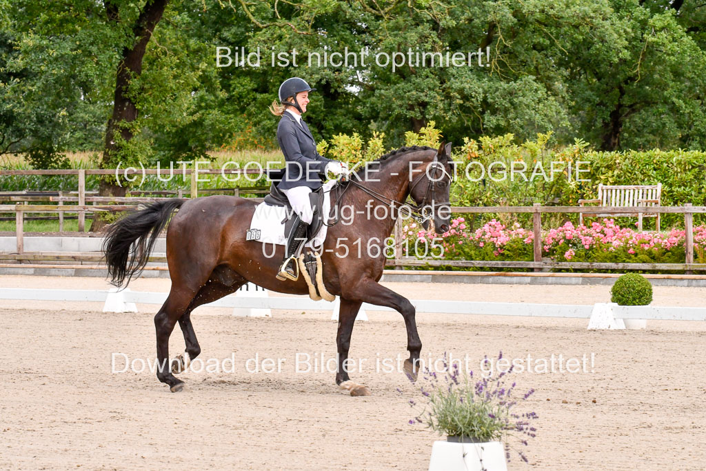 Klkein Offenseth 1.8.2021 | 01082021 Dressur M 2+ +_034 