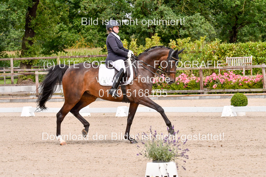 Klkein Offenseth 1.8.2021 | 01082021 Dressur M 2+ +_059 