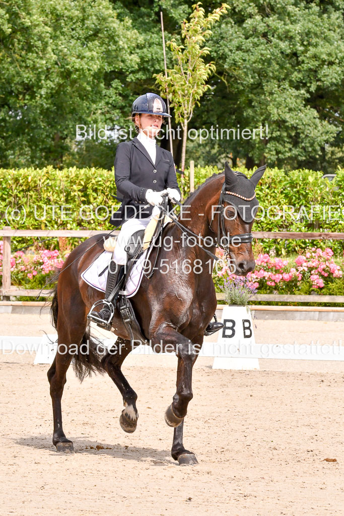 Klkein Offenseth 1.8.2021 | 01082021 Dressur M 2+ +_067 