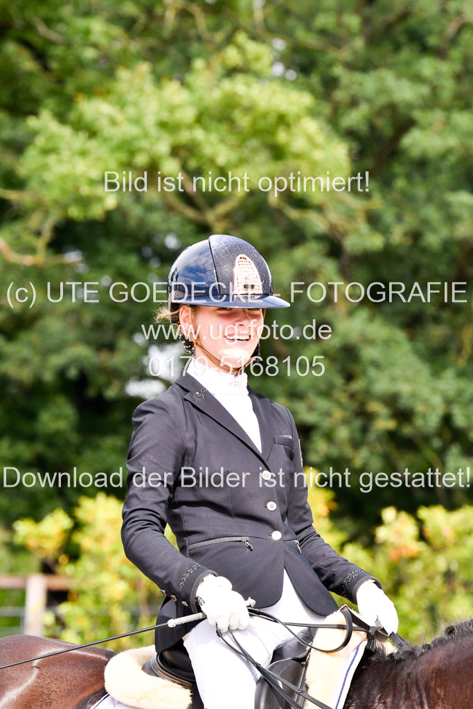 Klkein Offenseth 1.8.2021 | 01082021 Dressur M 2+ +_081 