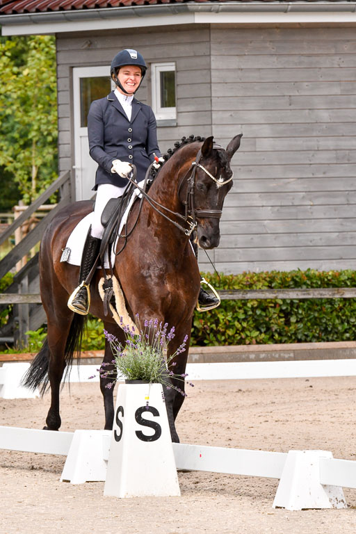 Klkein Offenseth 1.8.2021 | 01082021 Dressur M 2+ +_025 