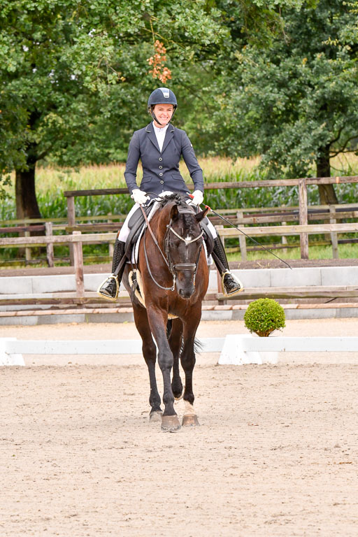 Klkein Offenseth 1.8.2021 | 01082021 Dressur M 2+ +_037 