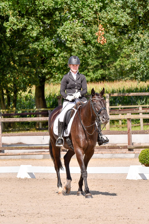 Klkein Offenseth 1.8.2021 | 01082021 Dressur M 2+ +_130 