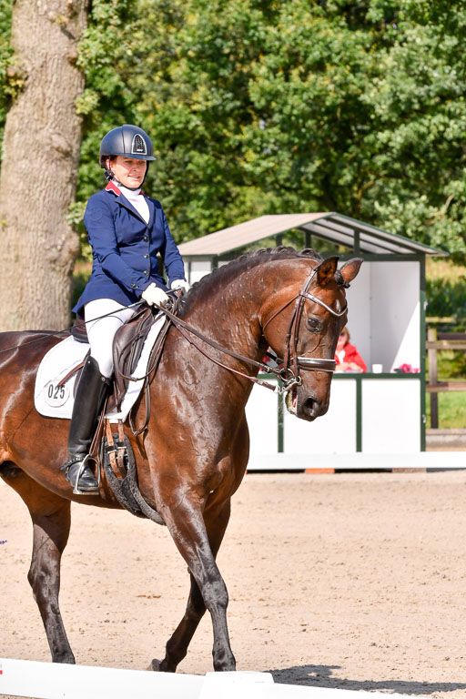 Klkein Offenseth 1.8.2021 | 01082021 Dressur M 2+ +_172 