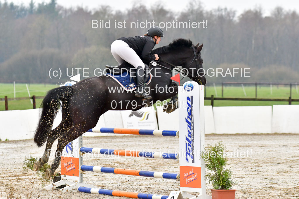 Reitsportzentrum Bremervörde 11.4.21 | 11421 VGH Einlaufprfg _004 